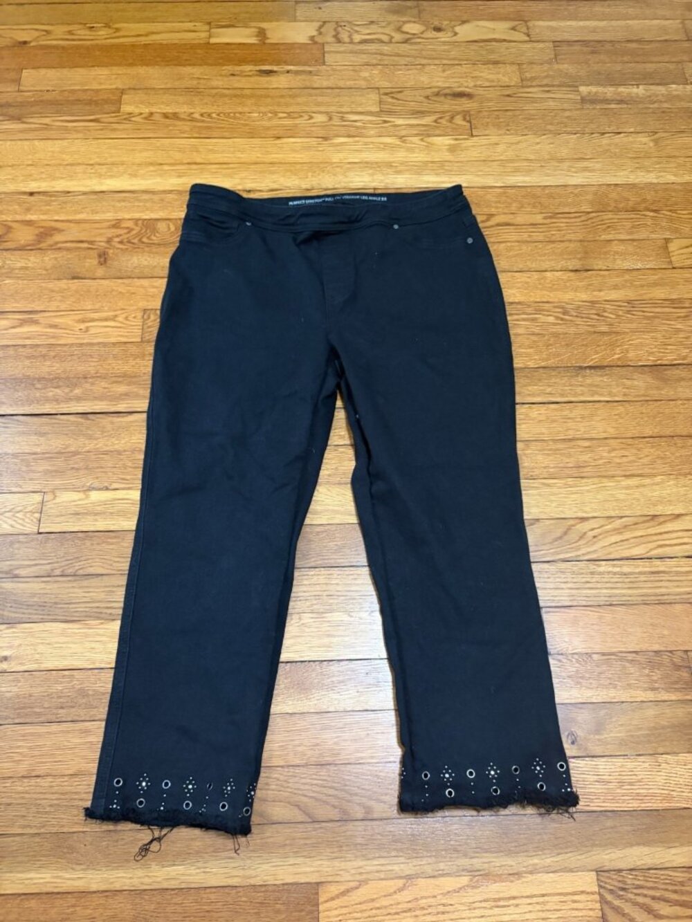 Chico’s Womens Perfect Stretch Pull on Straight Leg Ankle Jeans Sz 14 Black